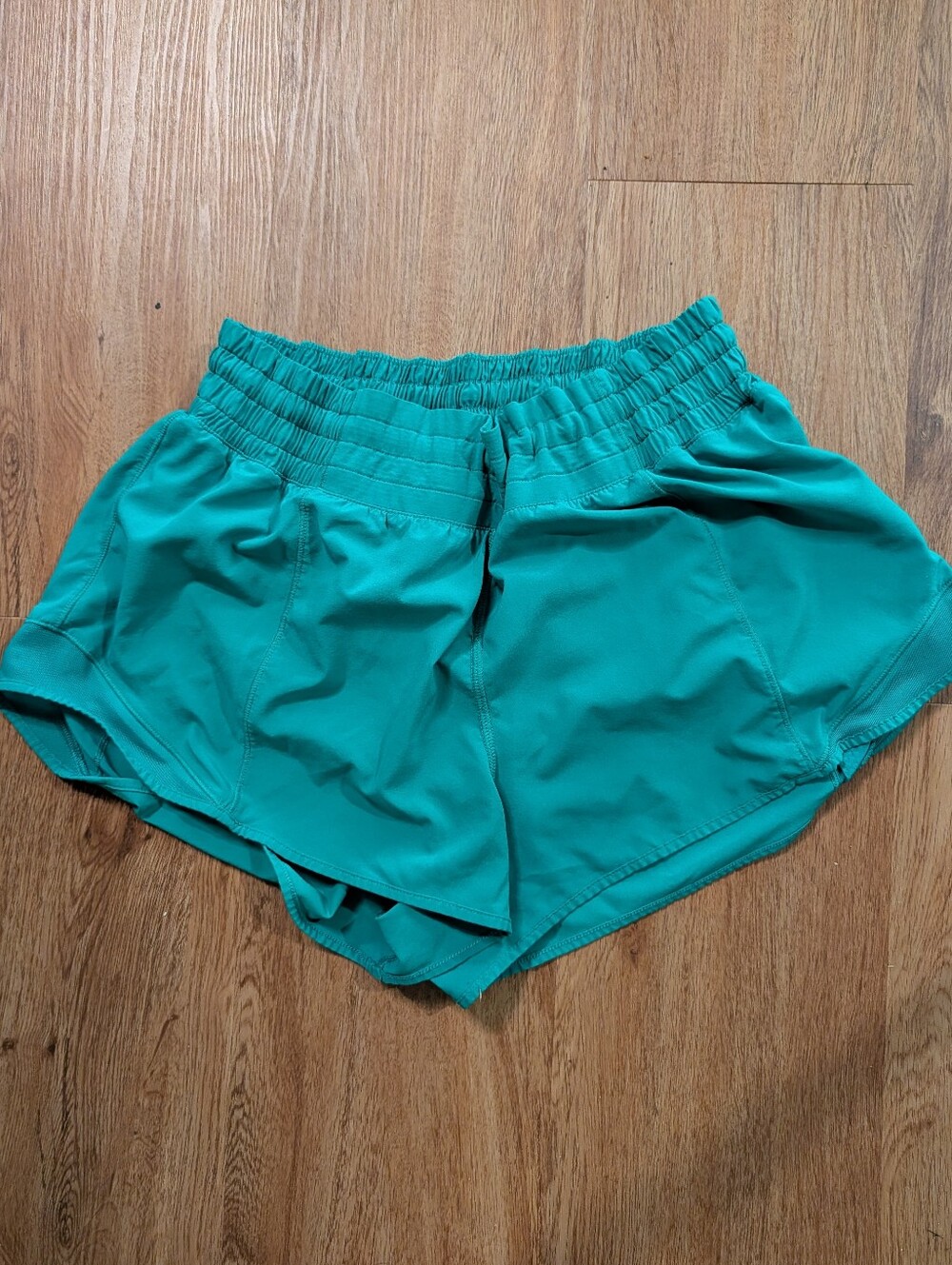 Lululemon Hotty Hot 2.5" High Rise -kelly Green Color